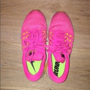 Women’s Pink Nike Vomero Size 8 Shoes